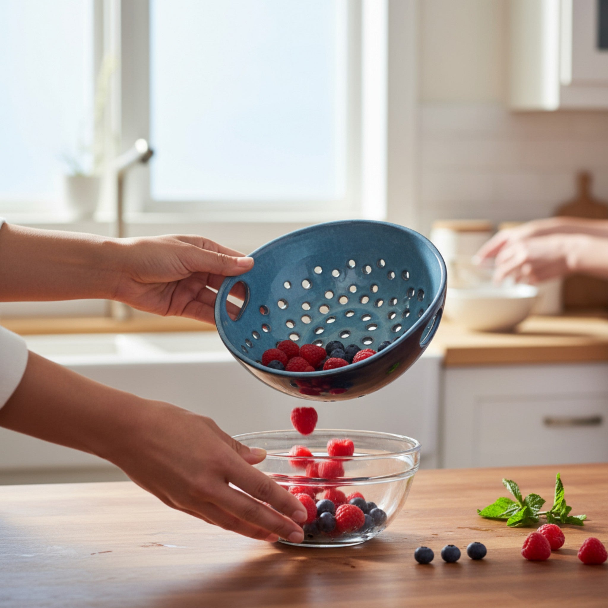 Meadow Berry Strainer