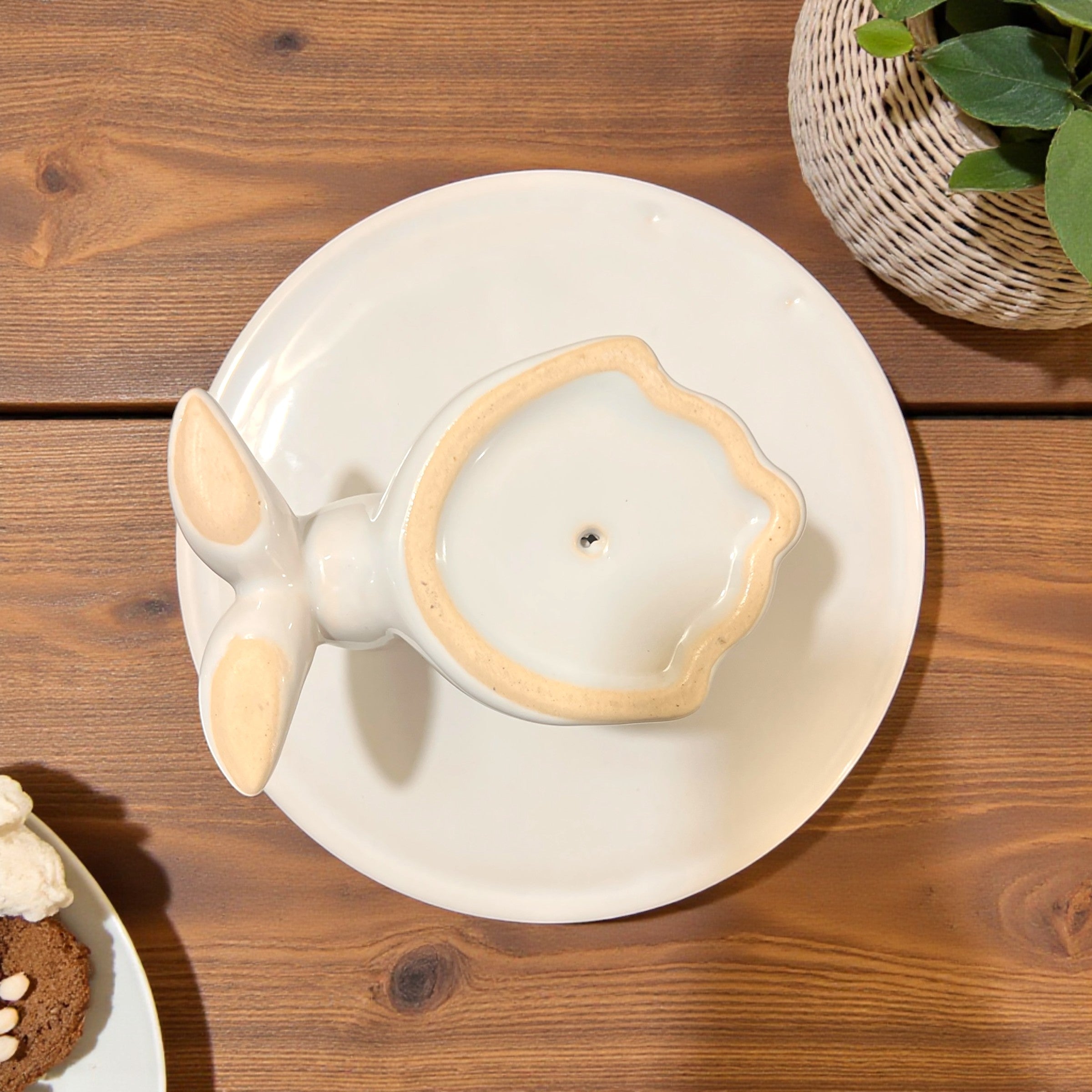 Lazing Bunny Cake Stand