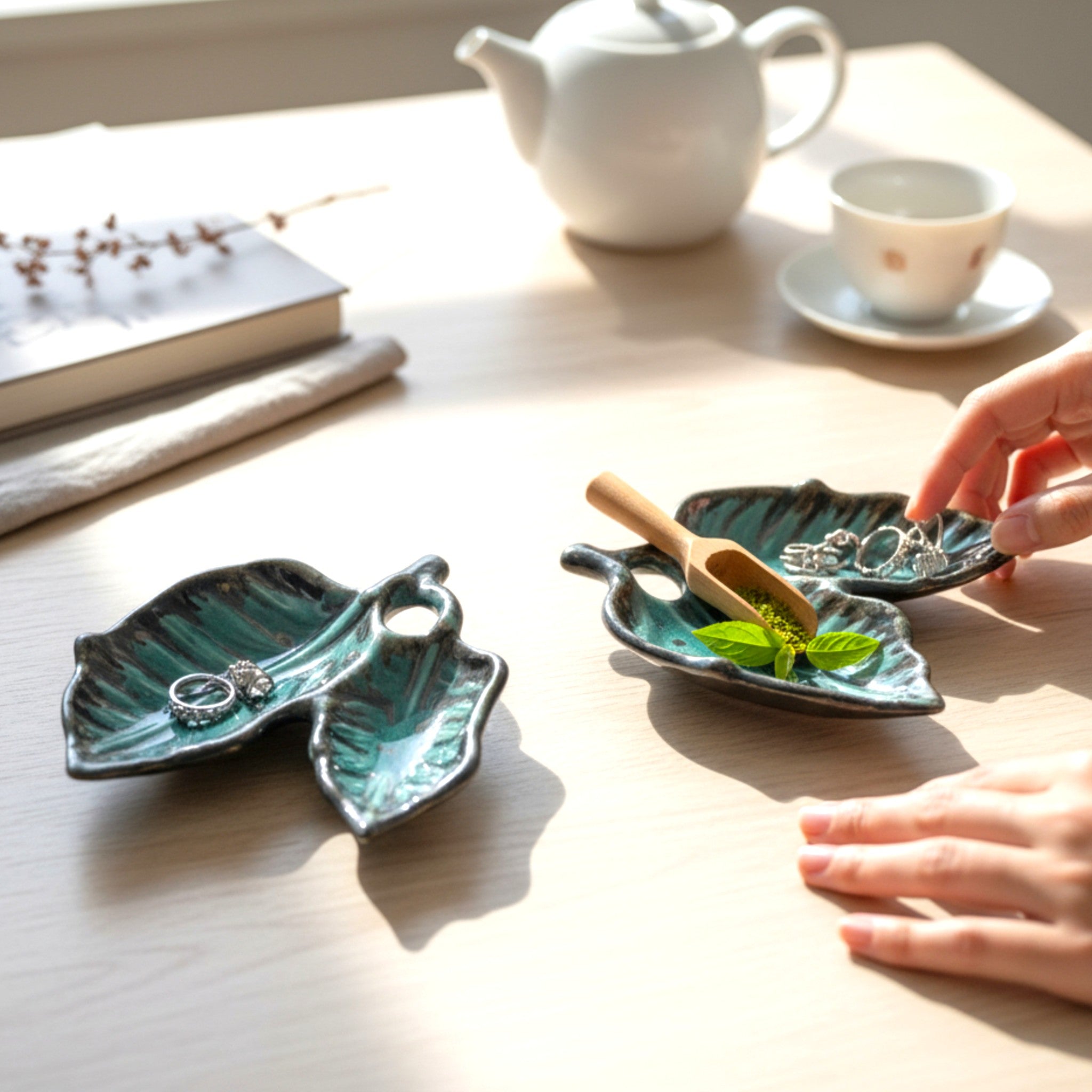 Double Leaf Mini Holder (Set of 2)