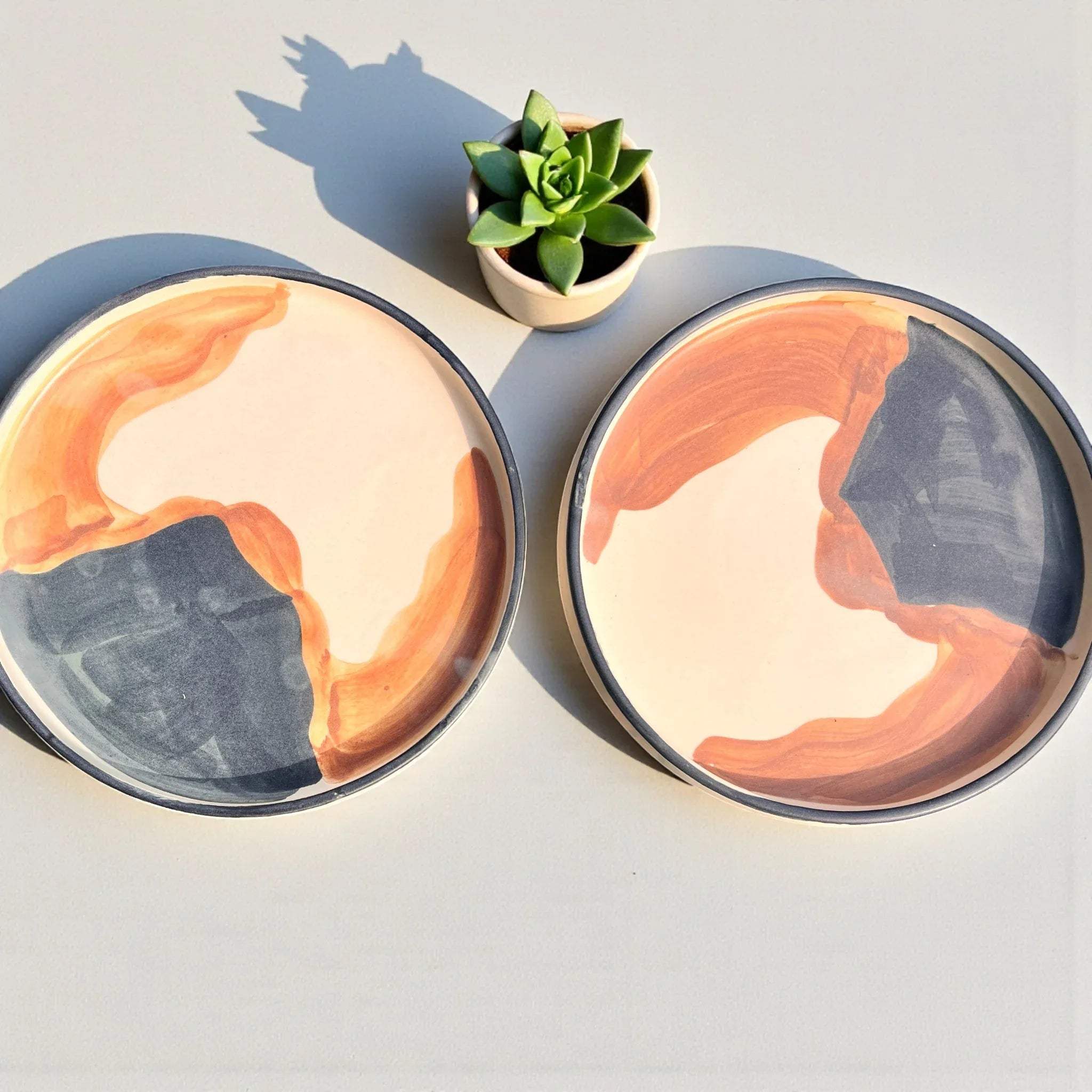 Earthy texture; a close-up of the "mesa" brown-clay rim and the smooth mountain and desert sand dunes inspired design.