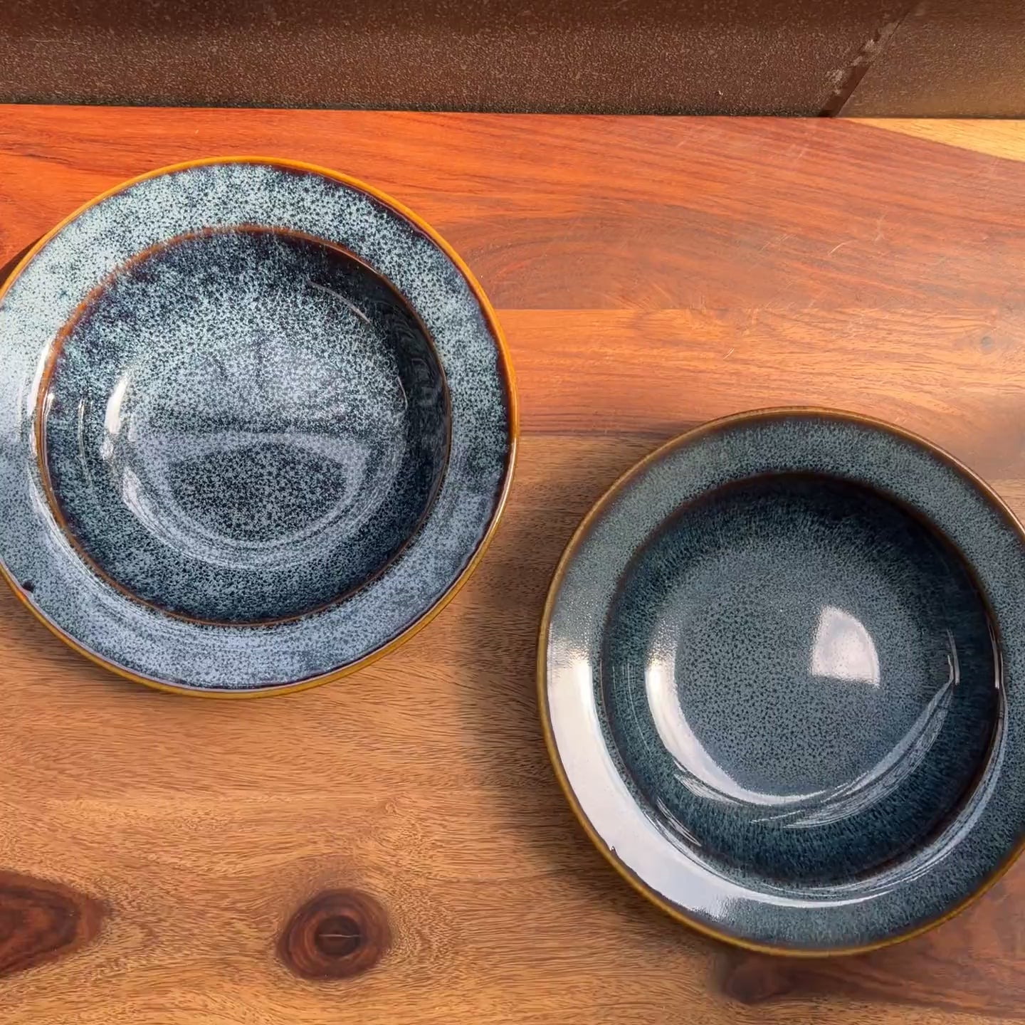 Product video of a blue speckled ceramic plate / bowl perfect for rice, maggi and noodles.