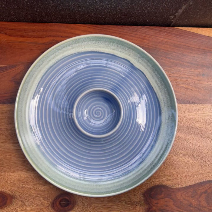 Product video of ceramic blue chip and dip platter.